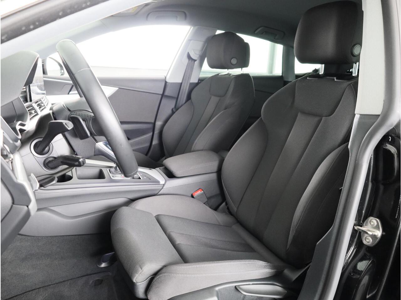 Audi A5 Sportback 40 TFSI Advanced Edition 204pk | Sportstoelen | Matrix LED koplampen | 18 inch lichtmetalen velgen | Voorstoelen met massage functie