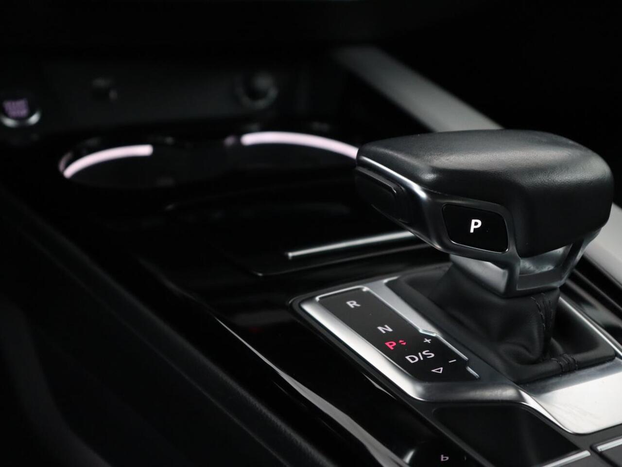 Audi A5 35 TFSI Business Edition | Matrix LED | Elektrische stoelen | Trekhaak | Park Assist | Virtual Cockpit | Carplay | Camera | Sportstoelen | Navigatie | Climate control | Memory