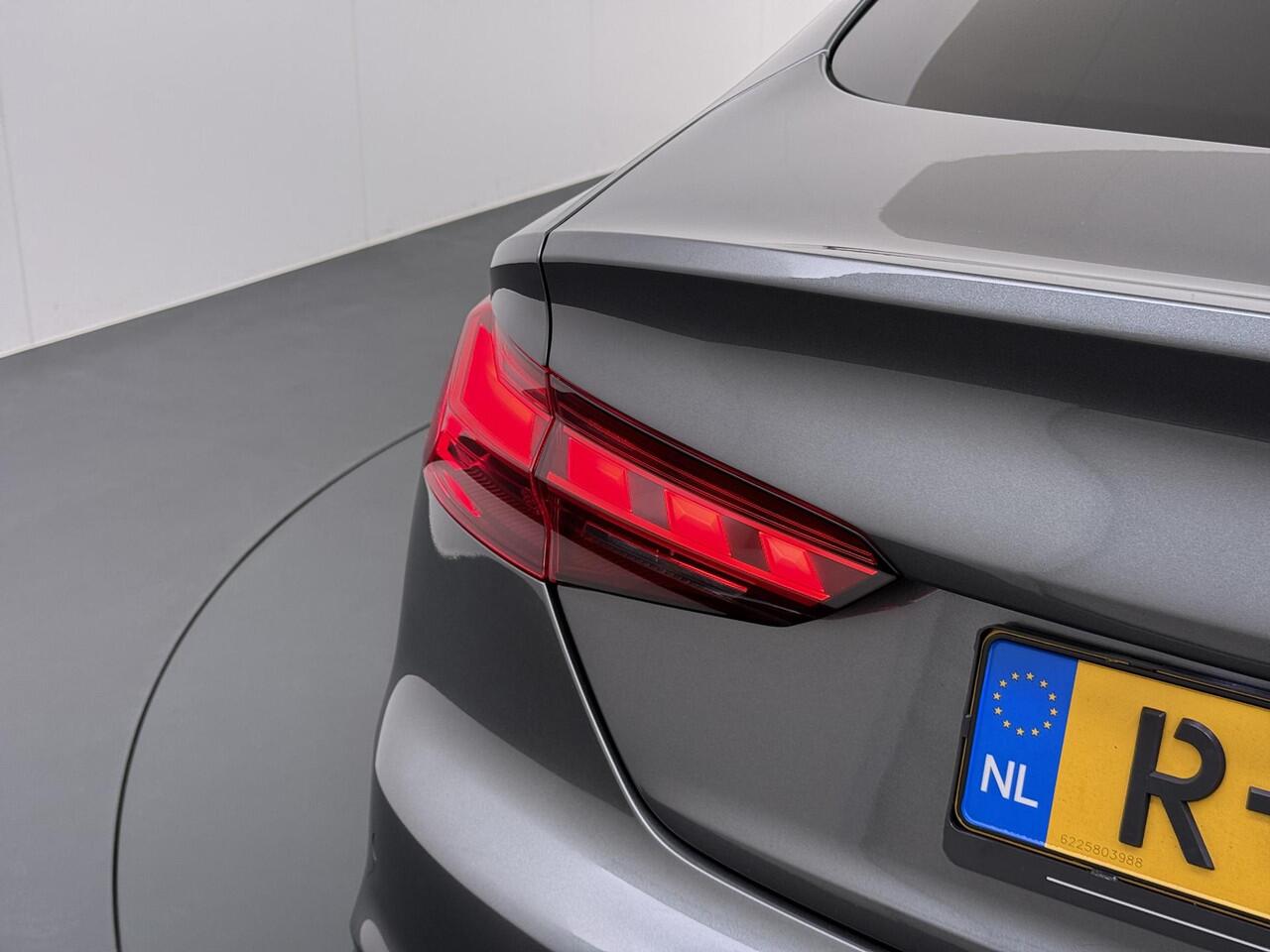 Audi A5 Sportback 40 TFSI S edition Trekhaak | NL Auto | S-Line | Camera | B & O |