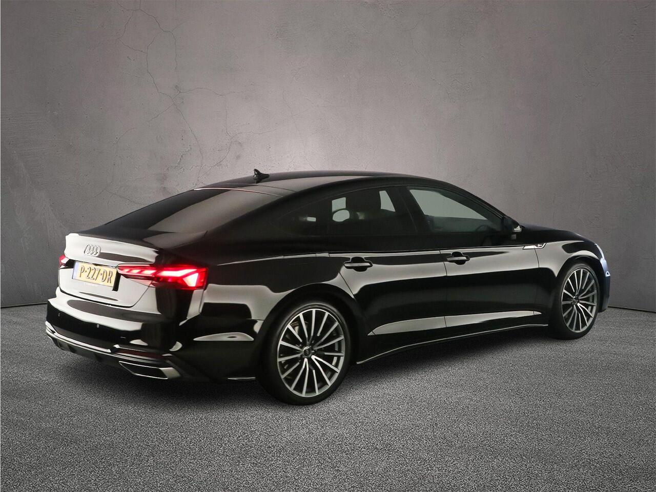 Audi A5 Sportback 35 TFSI S edition Competition | Matrix-led | Camera | Optiekzwart | Audi Sound | Virtual cockpit | Ambient lighting |