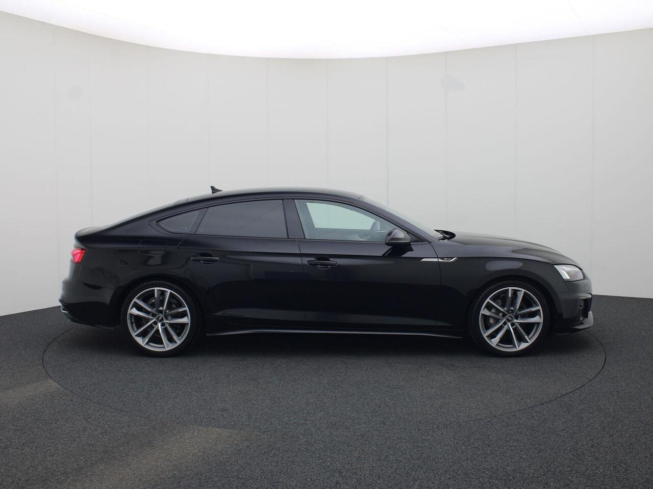 Audi A5 Sportback 40 TFSI/204PK S Line · Leder · Elektrische stoel verstelling · Camera · Apple/Android Car Play · Adaptive Cruise Control ·