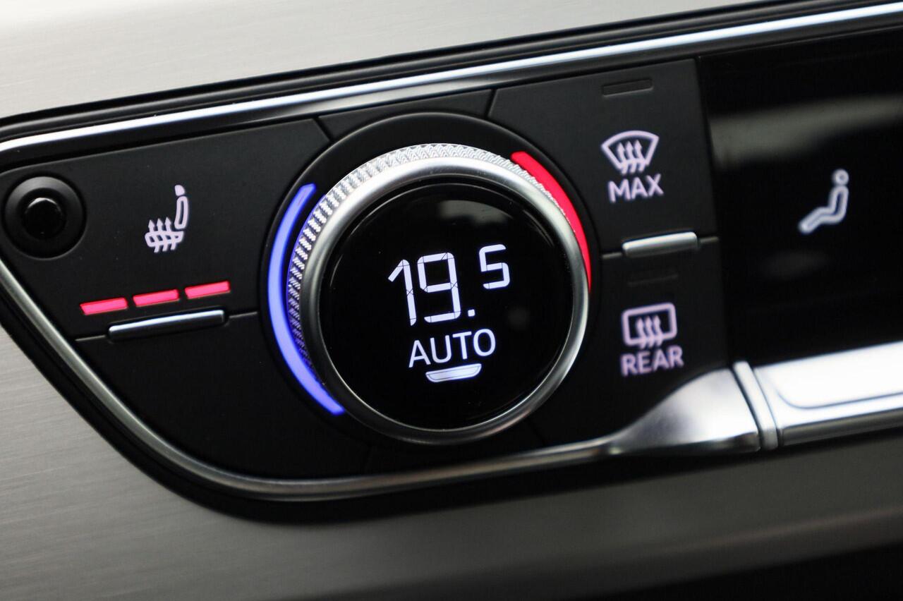 Audi A5 Sportback 40 TFSI/204PK S Line · Leder · Elektrische stoel verstelling · Camera · Apple/Android Car Play · Adaptive Cruise Control ·