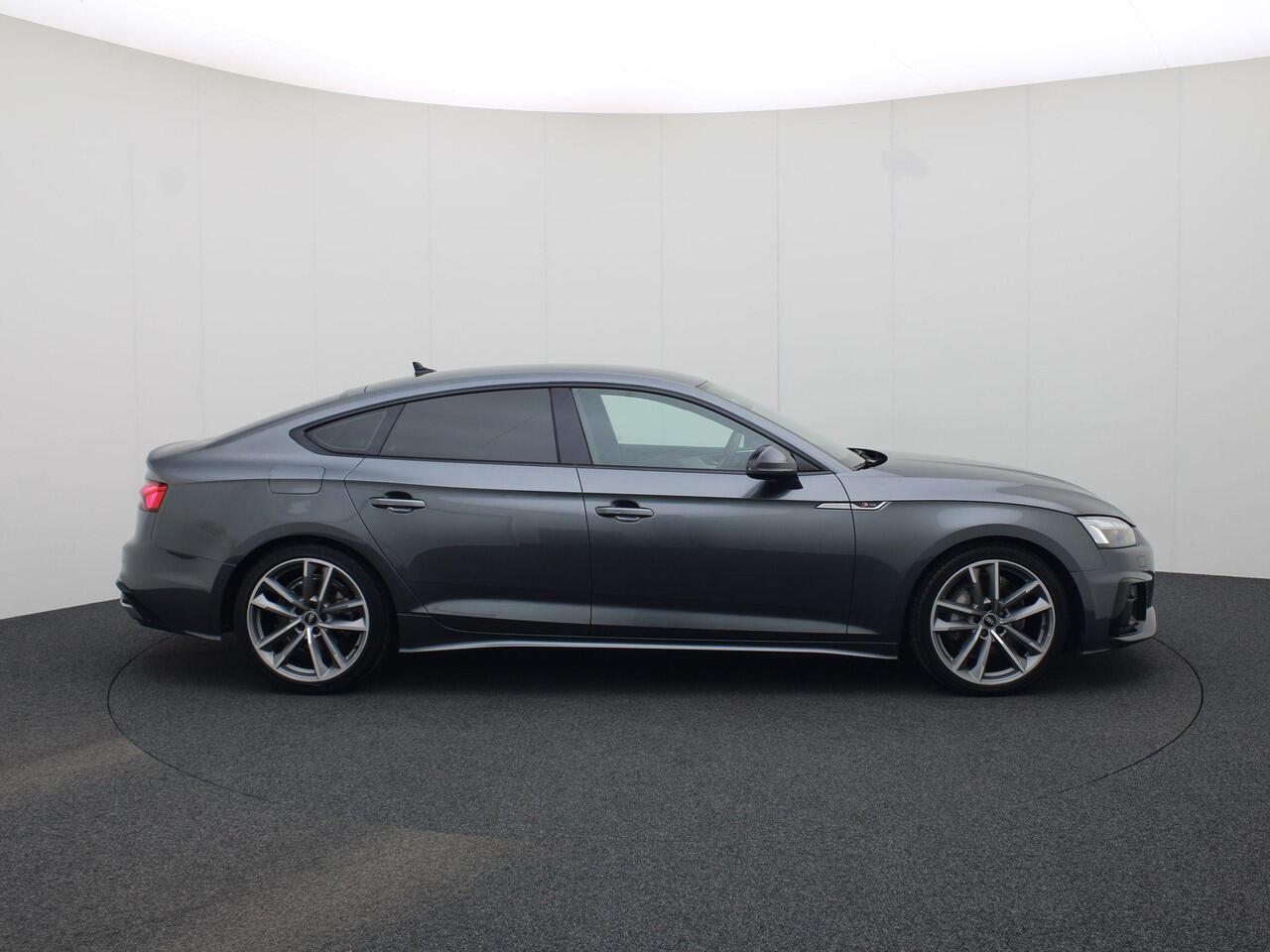 Audi A5 Sportback 40 TFSI/204PK S Line · Leder · Elektrische stoel verstelling · Camera · Apple/Android Car Play · Adaptive Cruise Control ·