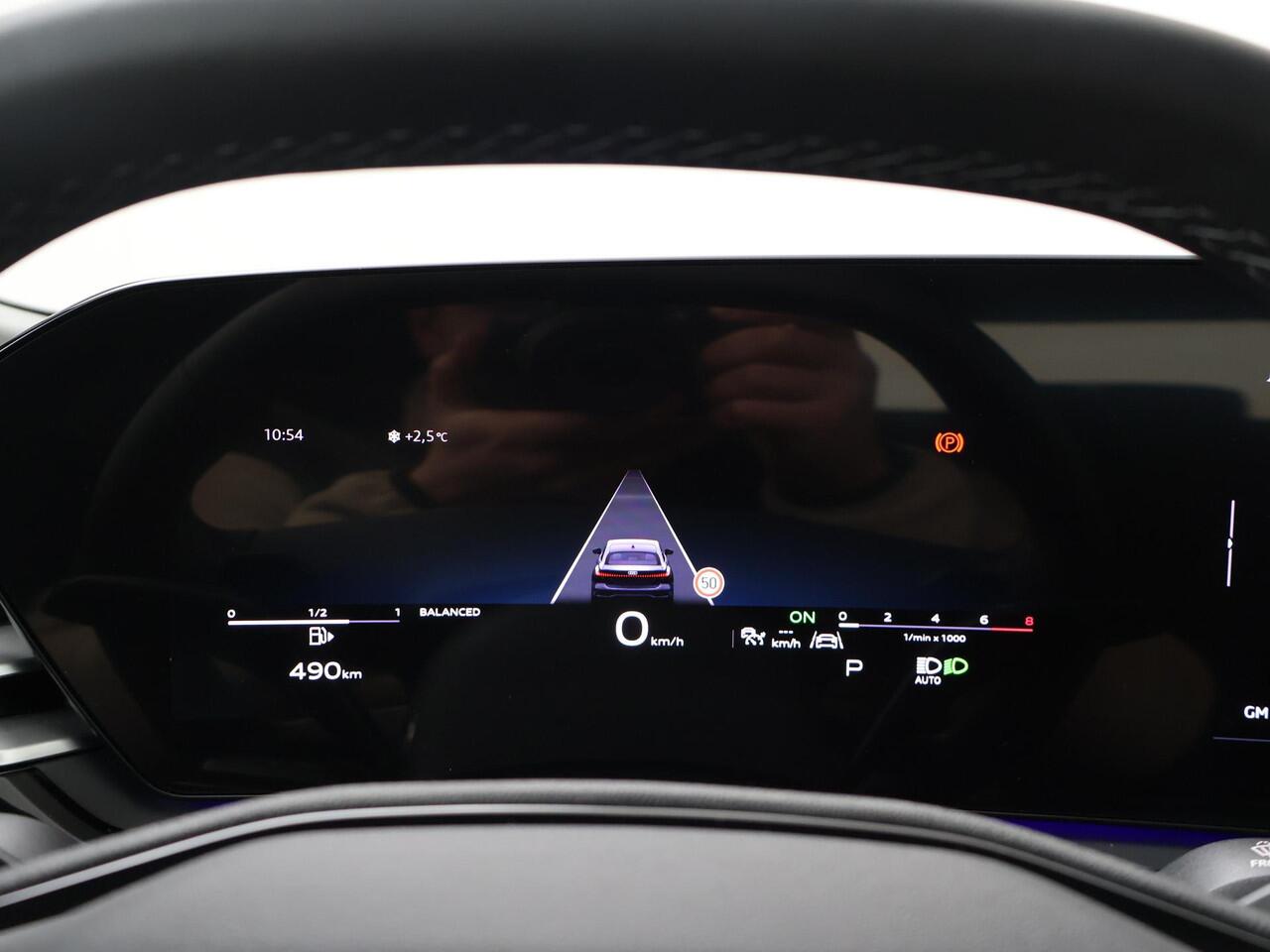 Audi A5 Limousine Advanced edition 35 TFSI S tronic | 150 PK | Automaat | Verwarmbare voorstoelen | LED verlichting | Apple Carplay/Android Auto | Adaptive cruise control |