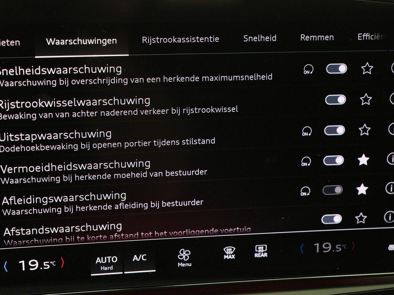 Audi A5 Limousine S edition 2.0 TFSI e 299 PK · Exterieurpakket zwart · Privacy glas · Tech pakket · 20" LM velgen brons