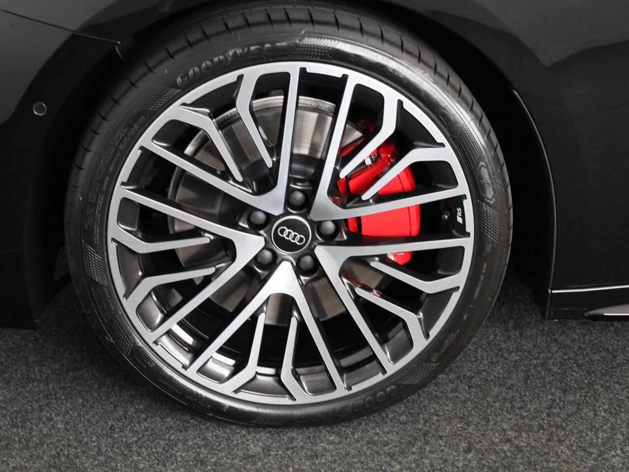 Audi A5 Avant 2.0 e-hybrid quattro S edition Competition 367pk | Private lease vanaf ¤ 1.230,- per maand | Panoramdak | Trekhaak | Matrix | Keyless | Adaptieve cruise controle