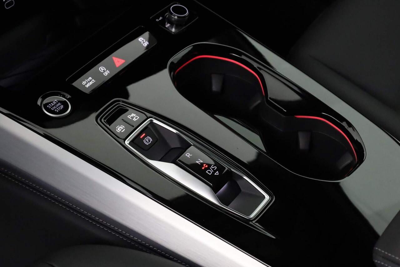 Audi A5 Limousine 35 TFSI 150 PK Advanced edition | Stoelen voor, elekt. verstelb. | Standaardst zwart leder-kunstl | Ambiente lichtpakket plus