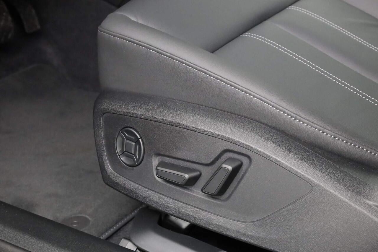 Audi A5 Limousine 35 TFSI 150 PK Advanced edition Audi A5 Limousine 35 TFSI 150PK S-tronic Advanced edition | Stoelen voor, elekt. verstelb. | Standaardst zwart leder-kunstl | Ambiente lichtpakket plus