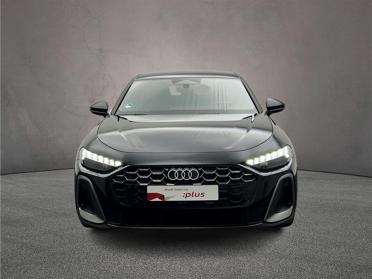 Audi A5 Limousine 2.0 TFSI 150PK S edition | Privacy-Glass | 19-Inch | Audi-Sound | Achterruitcamera | Stoelverwarming | Ambient-Lightning |