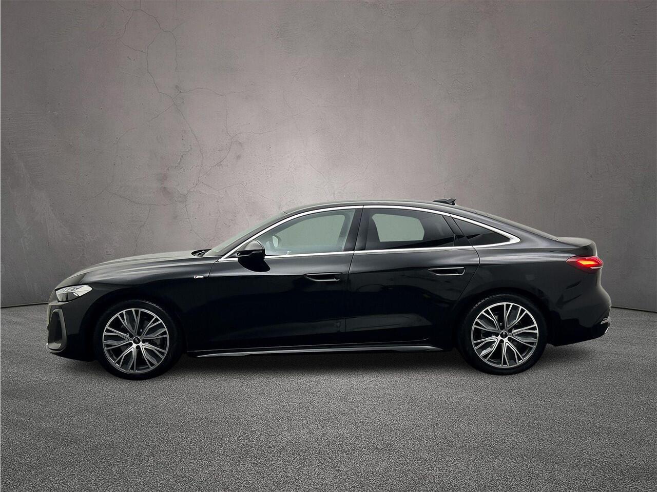 Audi A5 Limousine 2.0 TFSI 150PK S edition | Privacy-Glass | 19-Inch | Audi-Sound | Achterruitcamera | Stoelverwarming | Ambient-Lightning |