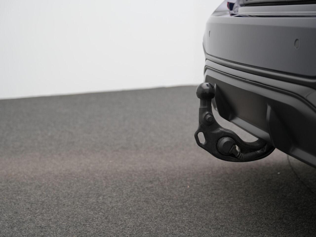 Audi A5 2.0 e-hybrid 299 pk S-tronic quattro S edition / S-Line | Panoramadak | Trekhaak | 360 camera | Matrix LED | Leder/alcantara