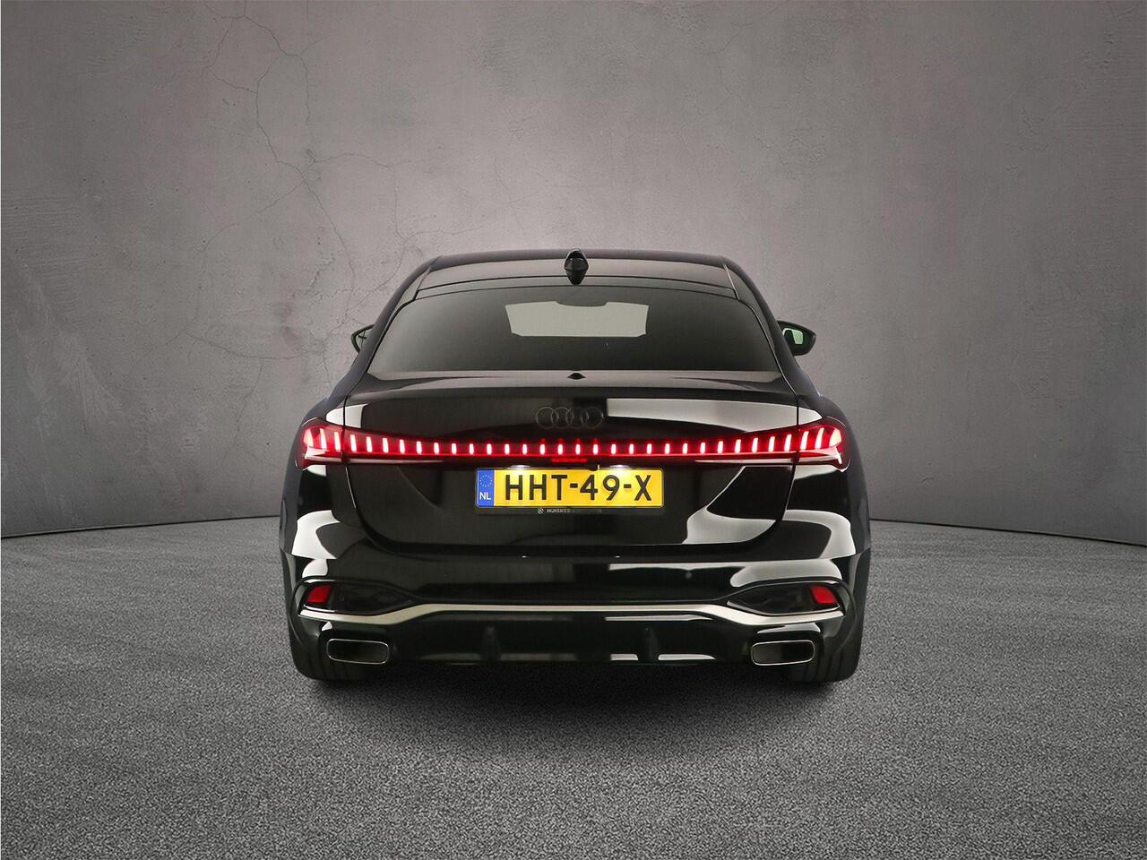 Audi A5 Limousine 2.0 TFSI S Edition | Adapt. Cruise | Optiek Pack | 19 inch | Camera | MMi + | Audi Sound | Parkeerassist Plus | S Line