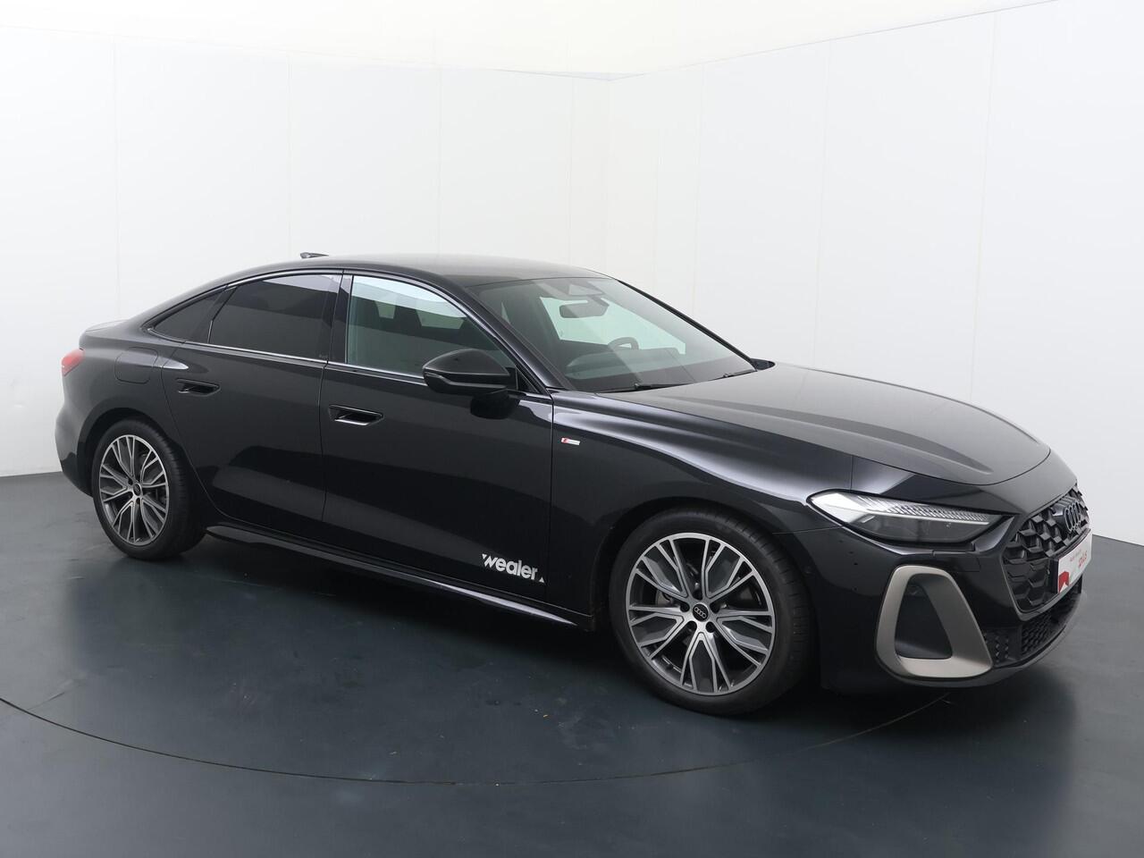 Audi A5 Limousine Edition One 35 TFSI 150 pk | Sportstoelen | LED-koplampen | Achteruitrijcamera | Privacy Glas | Ambient Lighting