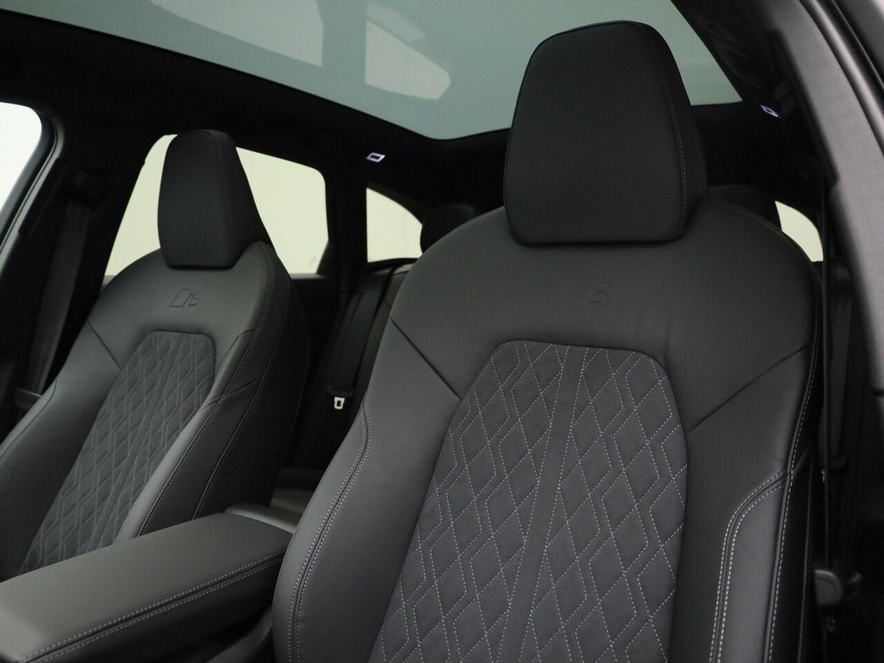 Audi A5 Avant 2.0 e-hybrid 367pk S-tronic Quattro S Line · Panoramadak · Trekhaak · Leder/Alcantara · Bijrijder scherm