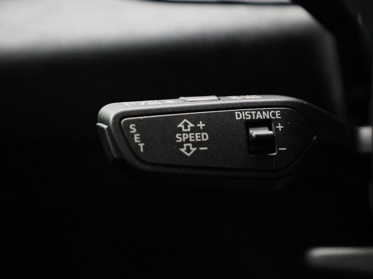 Audi A5 Avant 2.0 e-hybrid 367pk S-tronic Quattro S Line · Panoramadak · Trekhaak · Leder/Alcantara · Bijrijder scherm