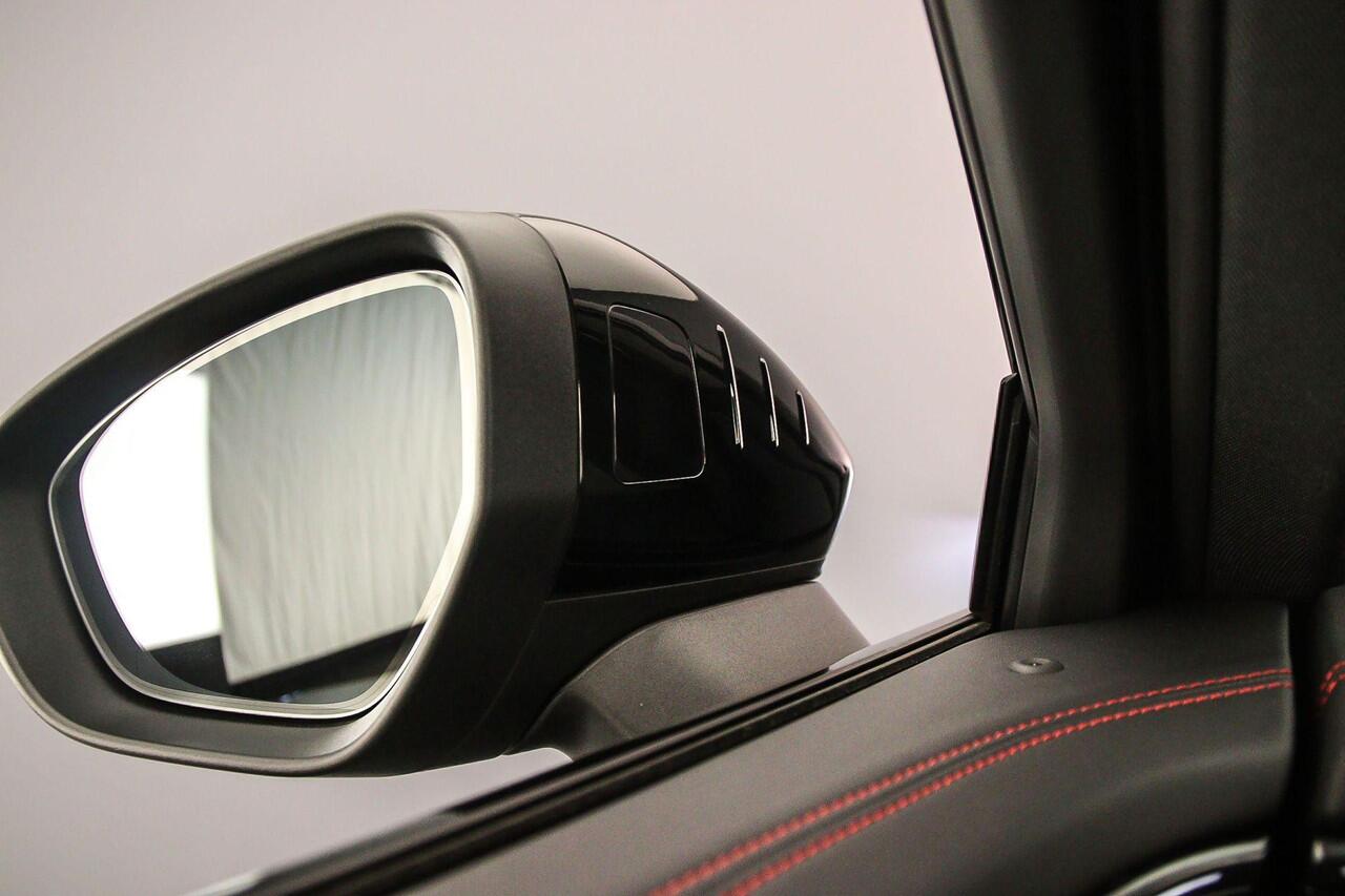 Audi A5 Avant 2.0 e-hybrid quattro S edition | Trekhaak | Pano | B&O | MMI plus | Matrix-led | 360 Camera | ACC | Keyless |