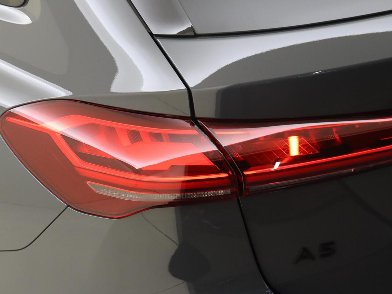 Audi A5 Avant 2.0 e-hybrid quattro S edition | Panoramadak | Trekhaak | 360 camera | Bang & Olufsen | Head-up display | 3-zone airco | Dodehoek detectie | Keyless |