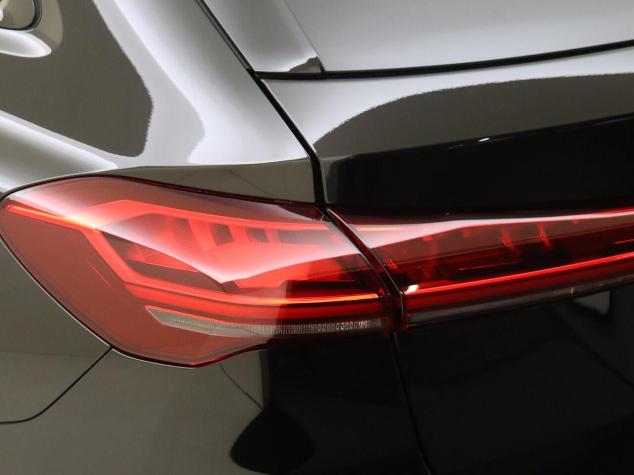 Audi A5 Avant 2.0 e-hybrid quattro S edition Competition | Panoramadak | Trekhaak | 360 camera | Bang & Olufsen | Head-up display | 3-zone airco | Dodehoek detectie | Keyless |