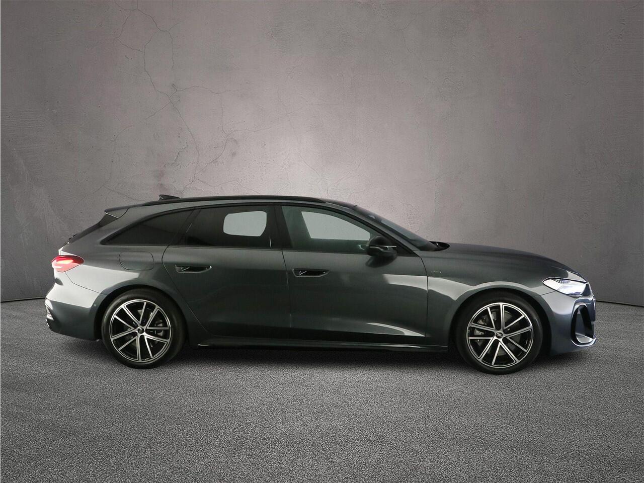 Audi A5 Avant 50 tfsi e 300PK quattro S edition | Trekhaak | Pano | Audi sound | Tech plus | Matrix-led | 360 camera | MMI bijrijdersscherm |