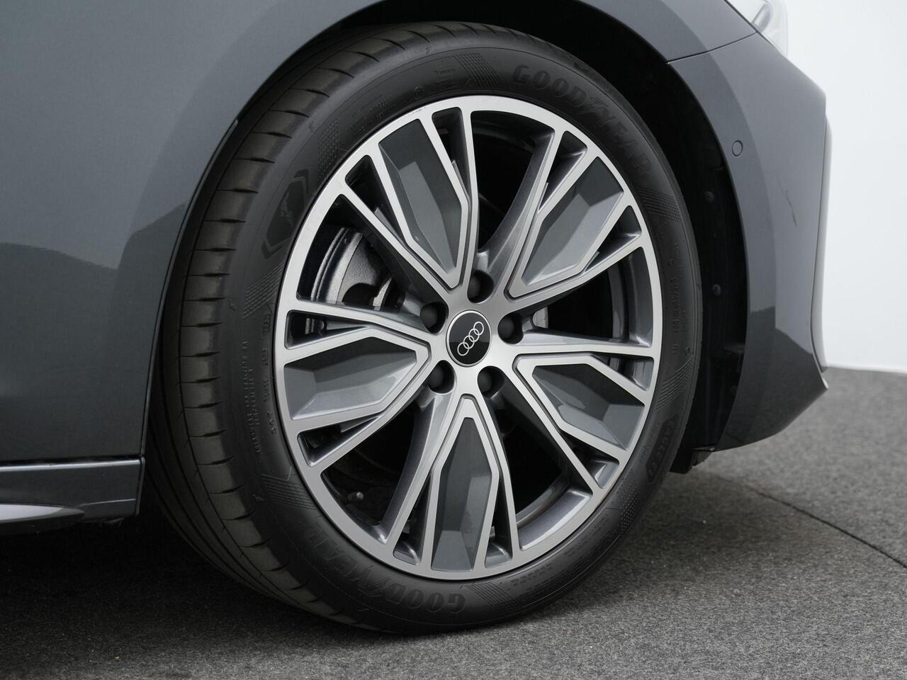 Audi A5 Avant 2.0 TFSI 150 pk S-tronic S edition / S-Line | Achteruitrijcamera | Stoelverwarming | Adaptive Cruise