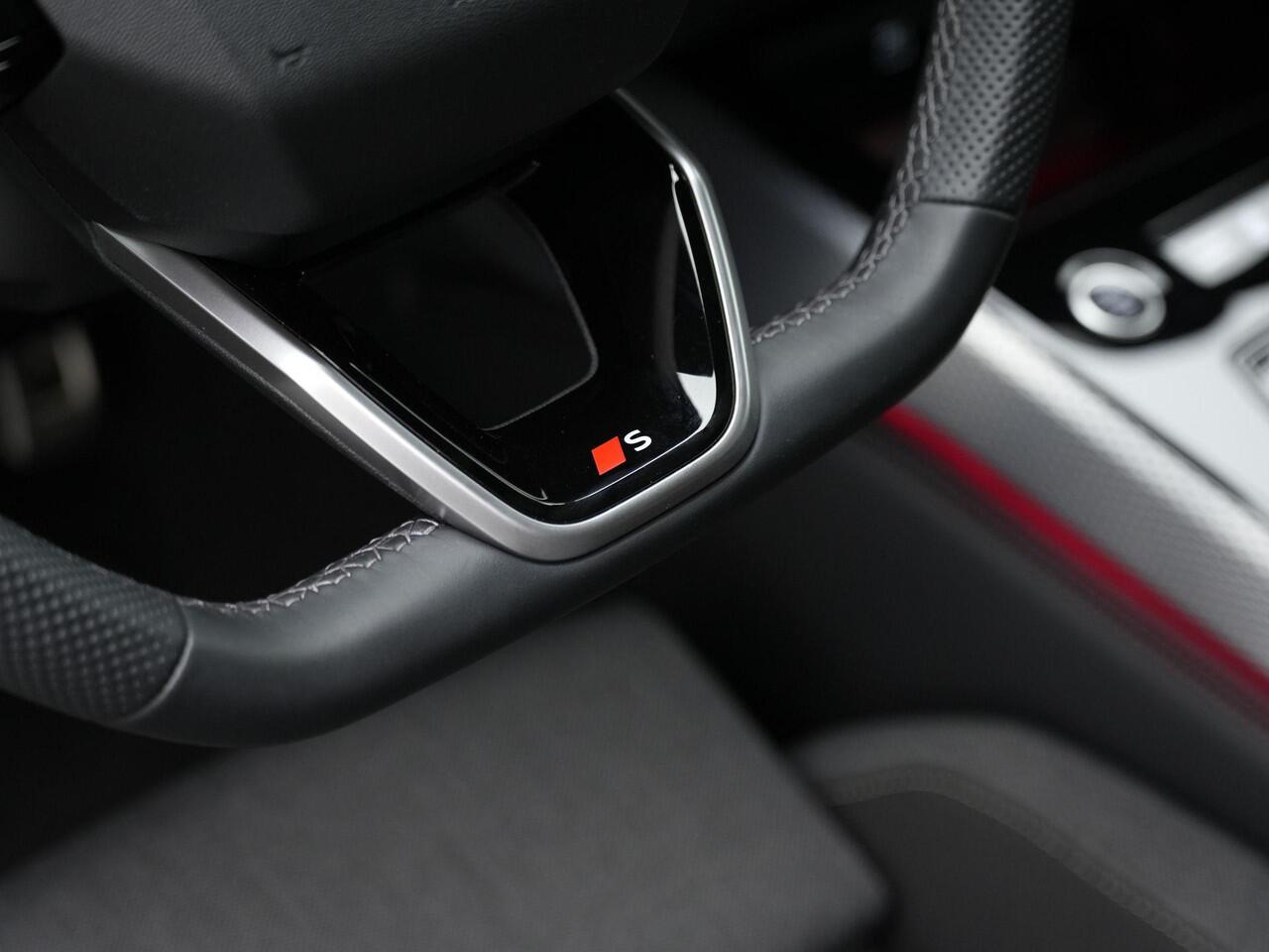 Audi A5 Avant 2.0 TFSI 150 pk S-tronic S edition / S-Line | Achteruitrijcamera | Stoelverwarming | Adaptive Cruise