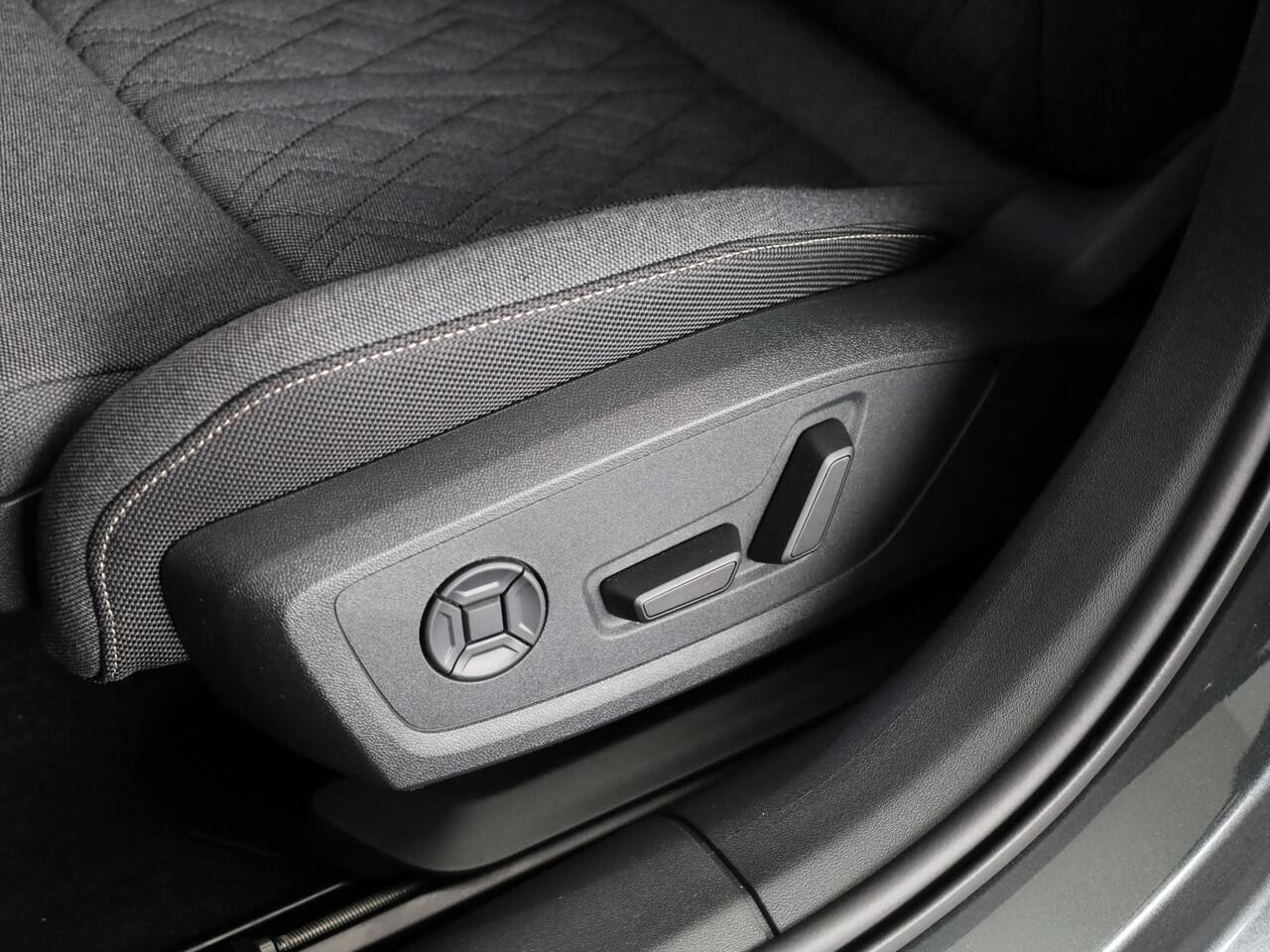 Audi A5 Avant S edition e-hybrid 220 kW / 299 PK Avant 7 versn. | Techniekpakket plus | Stoelen voor elektrisch | Privacy glas | Ambiente lichtpakket pro |