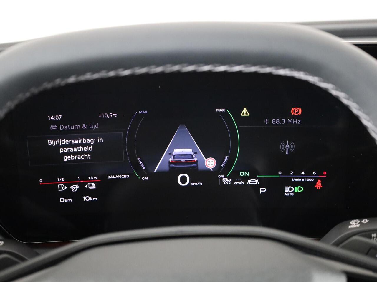 Audi A5 Avant S edition e-hybrid 220 kW / 299 PK Avant 7 versn. | Techniekpakket plus | Stoelen voor elektrisch | Privacy glas | Ambiente lichtpakket pro |