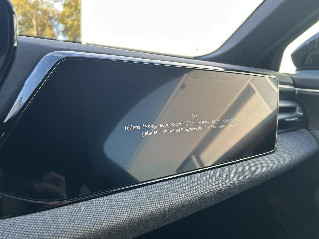 Audi A5 Avant S edition e-hybrid 220 kW / 299 PK quattro | Passagiersdisplay | Matrix LED-koplampen | 360 graden camera | Elektronische trekhaak | Stoelverwarming