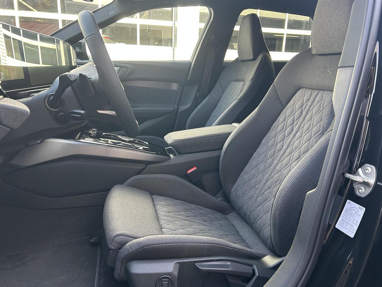 Audi A5 Avant S edition e-hybrid 220 kW / 299 PK quattro | Stuurwielverwarming | Stoelverwarming | Passagiersdisplay | 360 graden camera | Elektronische trekhaak