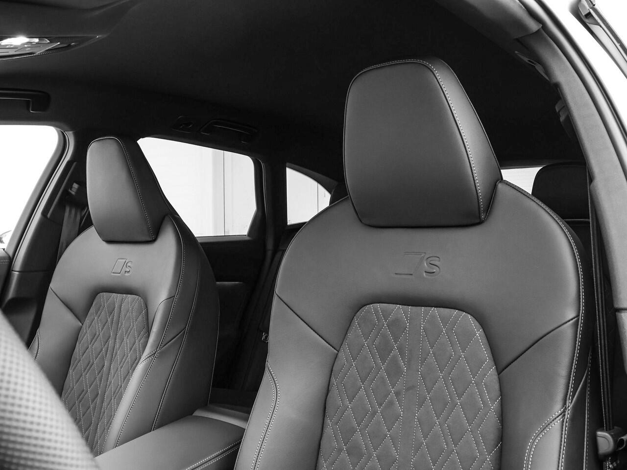 Audi A5 Avant 2.0 e-hybrid quattro S edition · Tech Plus pakket · 20'' LM velgen 5 dubbelspaak · Privacy glas · Optiek zwart
