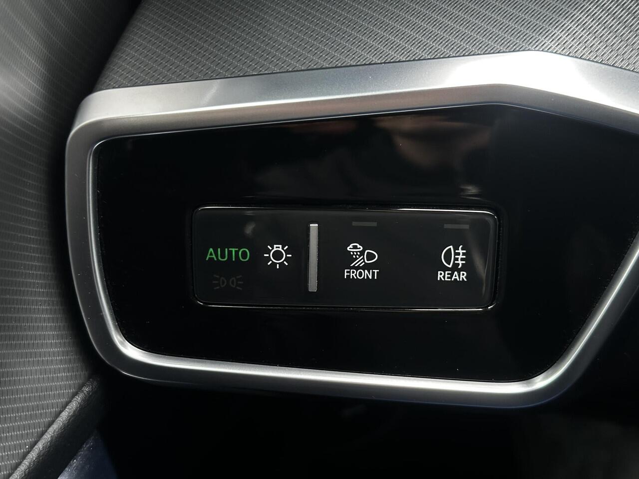 Audi A6 Avant 45 TFSI quattro Sport S line edition | Trekhaak | Pano | Quattro | Bang & Olufsen | Stoelverwarming |
