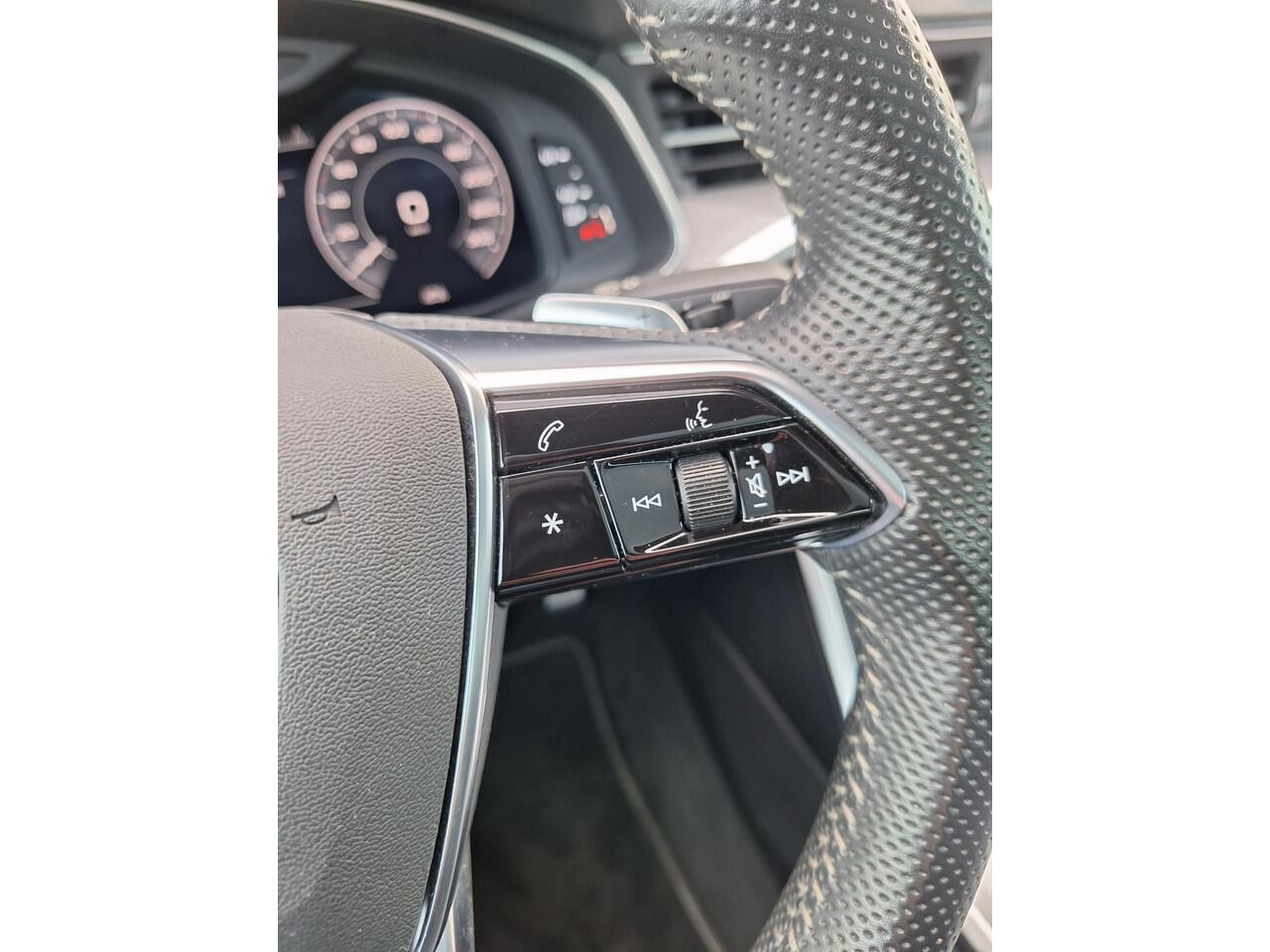 Audi A6 Limousine 55 TFSI e quattro Competition 394PK - PANORAMADAK ?