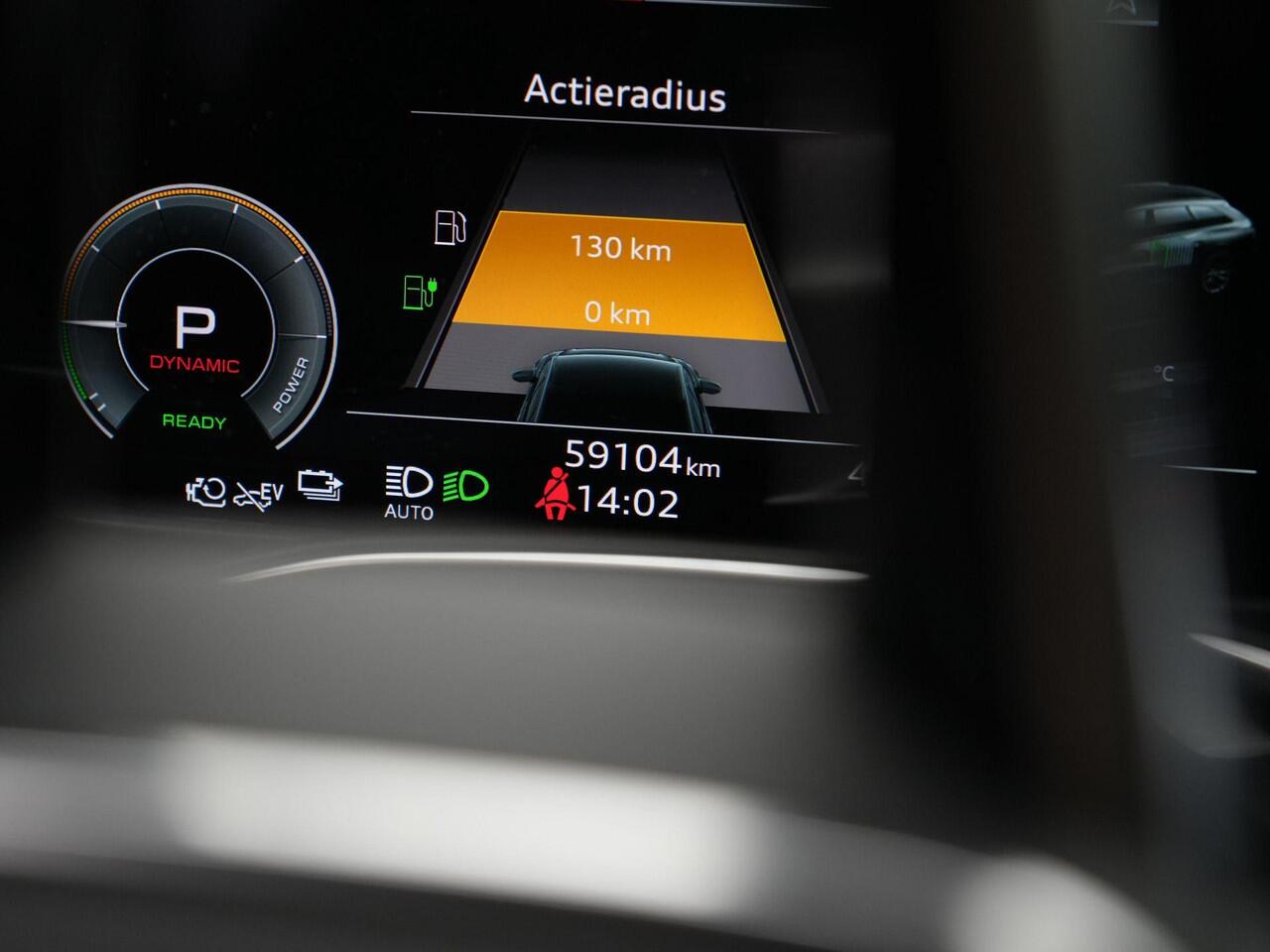 Audi A6 Avant 55 TFSI e 367 pk quattro Pro Line S Competition / S-Line | Panoramadak | Valcona/Milano leder | Geheugenstoel | Bang & Olufsen | Head-up display | Stoelventilatie