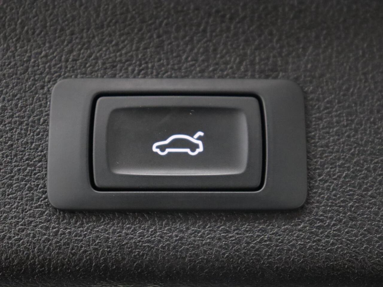 Audi A6 50 TFSI e quattro Business Edition | Head-Up | Stoelverwarming | Trekhaak | Bang & Olufsen | Adaptive cruise | Carplay | Navigatie | Parkeerhulp | Full LED | Virtual Cockpit | Phone Box | PHEV | Plug In