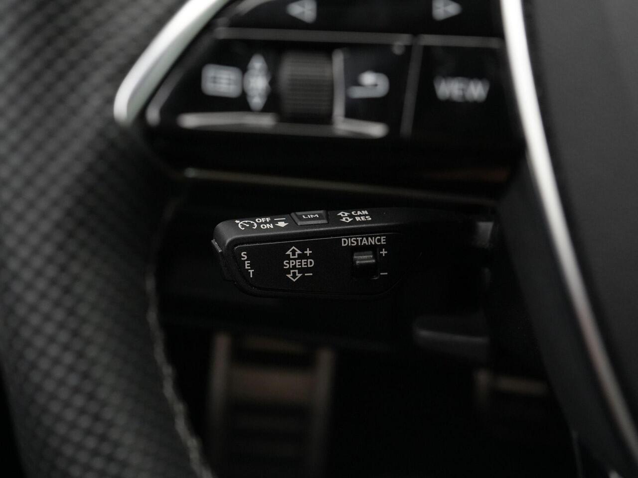 Audi A6 Avant 55 TFSI e 367 pk S-tronic quattro Pro Line S Competition / S-Line | Panoramadak | Trekhaak | Demperregeling | Head-up display | HD Matrix LED | Leder/alcantara