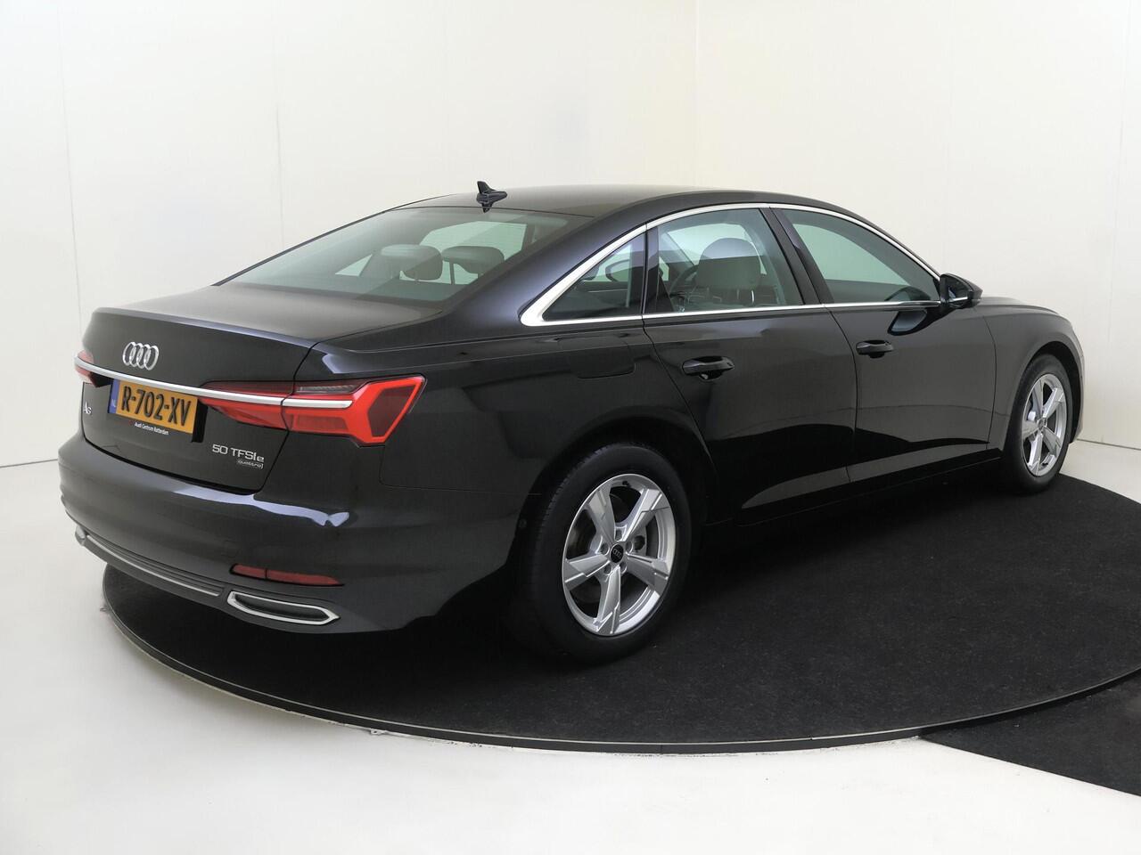 Audi A6 Limousine 50 TFSI e quattro Advanced edition | Parkeerassistent | 4-zone airco | Stoel- en stuurwielverwarming | Lederen bekleding | Navigatie Plus | Cruise control | Elektrisch verstelbare voorstoelen |
