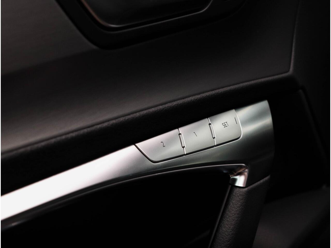 Audi A6 Avant 40 TFSI S edition 204pk Panoramadak LED Leder S Line