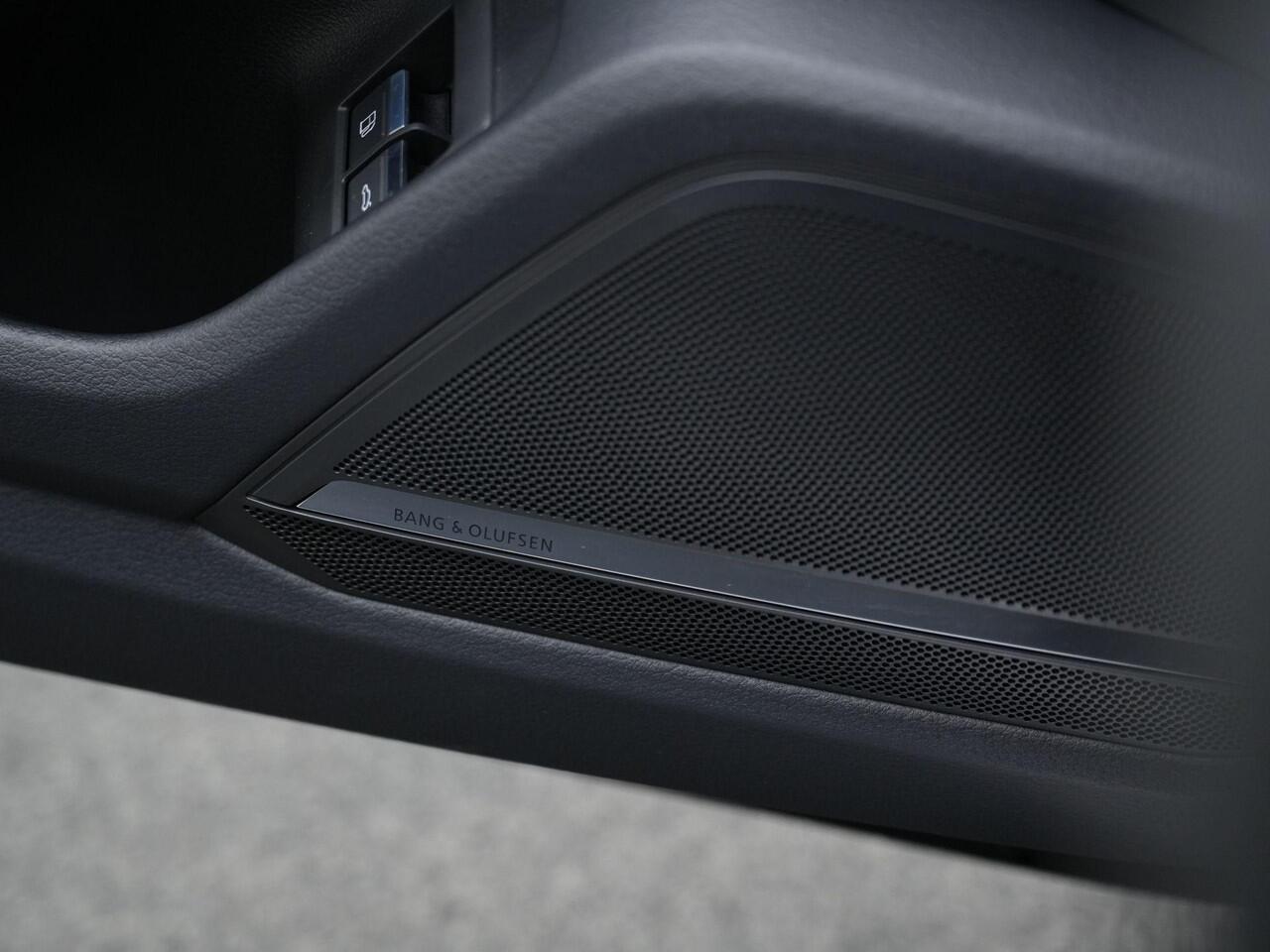 Audi A6 Avant 50 TFSI e Quattro S-Line | Panoramadak | Trekhaak | Valcona leder | Geheugenstoel | 360 camera | Bang & Olufsen