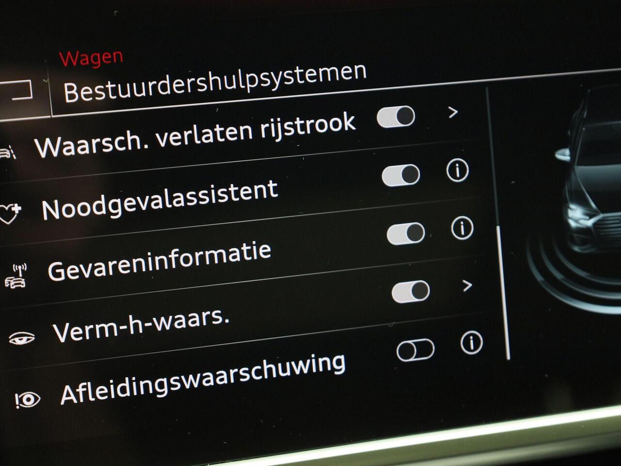 Audi A6 Avant 50 TFSIe 220kW/299PK quattro S Line · Panoramadak · Apple Car Play · Camera · Leder/Alcantara · Drive select