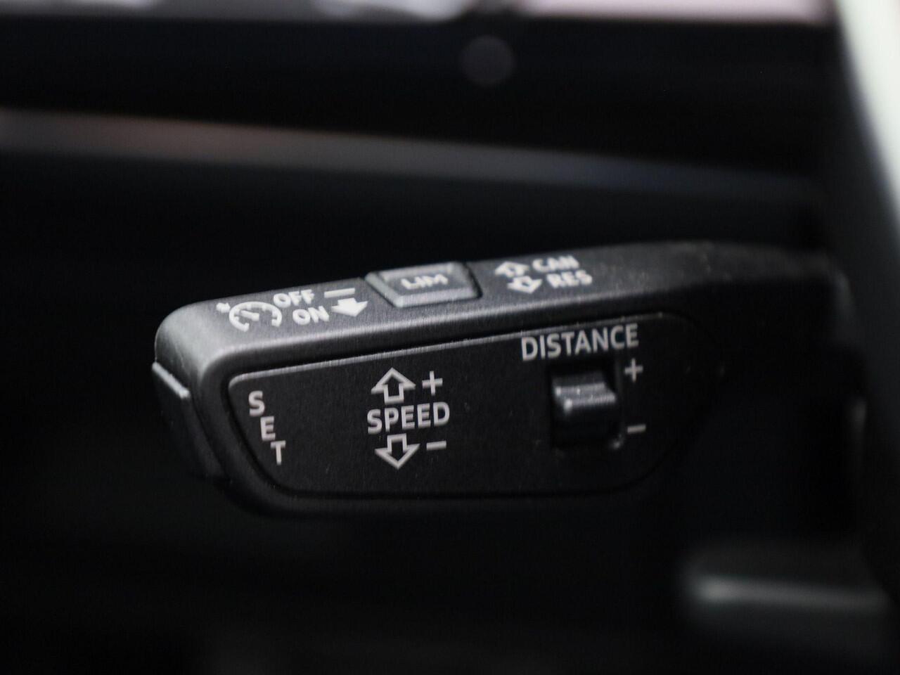 Audi A6 Avant 50 TFSIe 220kW/299PK quattro S Line · Panoramadak · Apple Car Play · Camera · Leder/Alcantara · Drive select