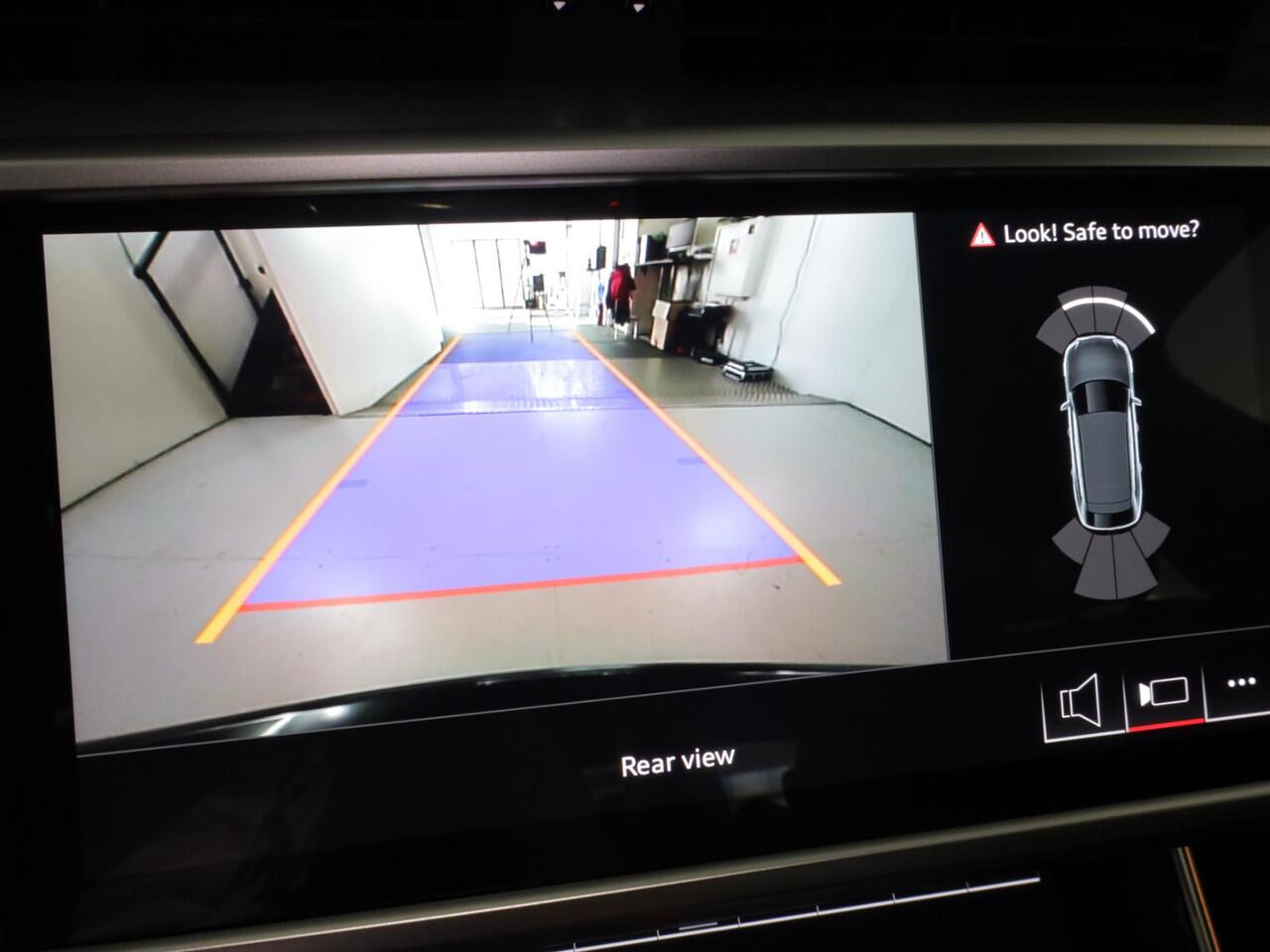 Audi A6 Avant 40 TFSI S edition Competition 204PK | Panorama dak | Verlengde garantie | 2x S-line | Led matrix |