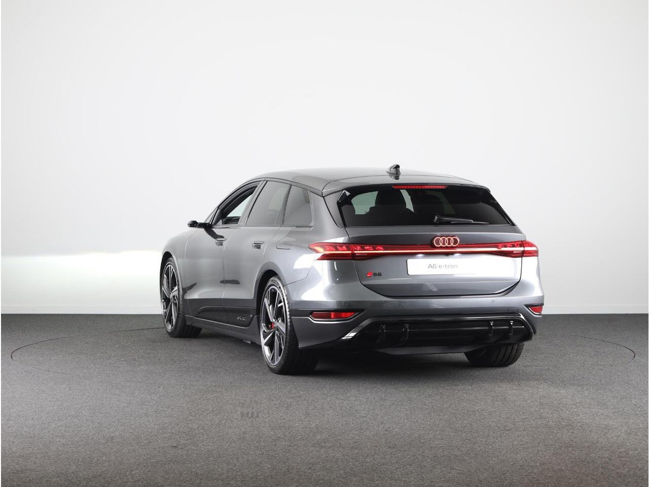 Audi A6 Avant S6 Avant e-tron e-tron 100kWh 370 kW / 503 PK Avan Navigatiepakket plus, stoelventillatie, winterpakket, remzadels rood