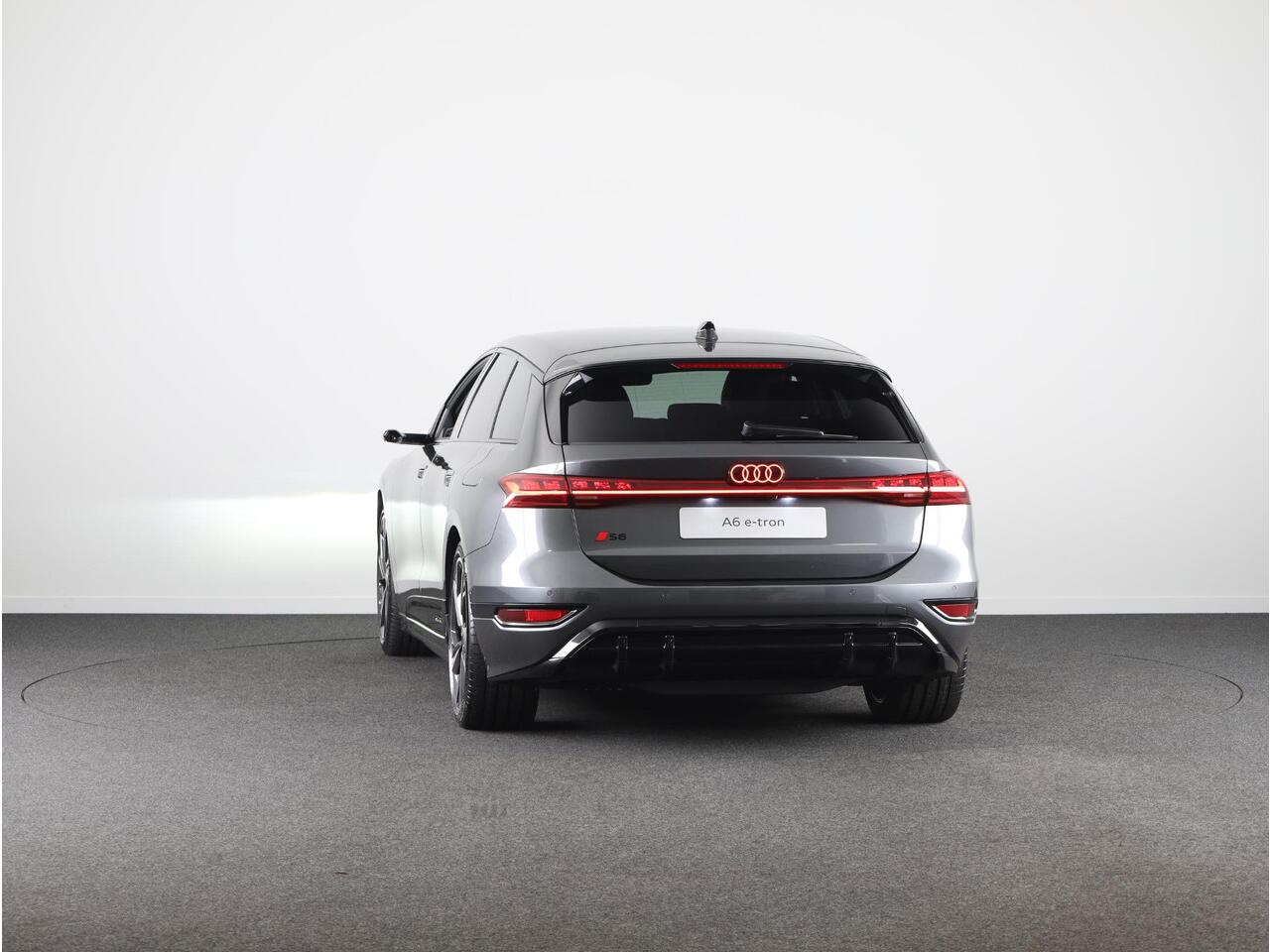 Audi A6 Avant S6 Avant e-tron e-tron 100kWh 370 kW / 503 PK Avan Navigatiepakket plus, stoelventillatie, winterpakket, remzadels rood