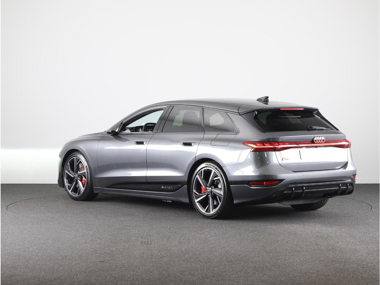 Audi A6 Avant S6 Avant e-tron e-tron 100kWh 370 kW / 503 PK Avan Navigatiepakket plus, stoelventillatie, winterpakket, remzadels rood