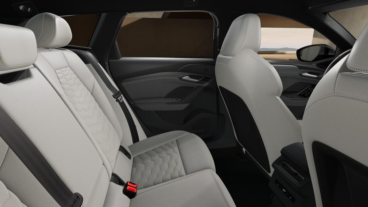 Audi A6 Avant e-tron S edition 83 kWh privacy glass, LM velgen 21", winterpakket, leder interieur