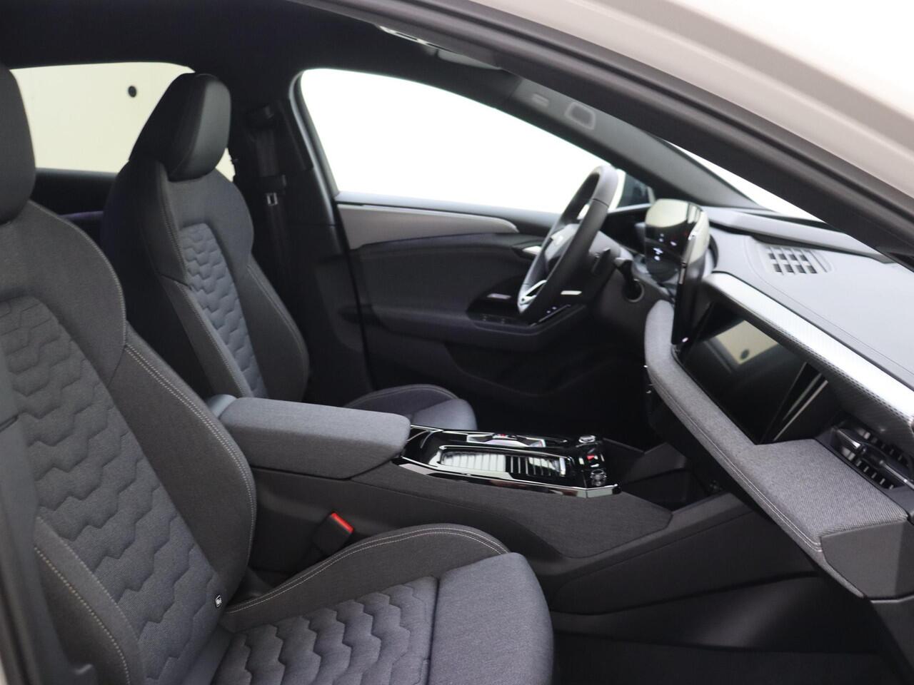 Audi A6 Sportback e-tron S edition performance 100 kWh | Tech Pro | 21 inch LM velgen | Head-Up display | Bang & Olufsen soundsysteem | Verwambaar stuurwiel