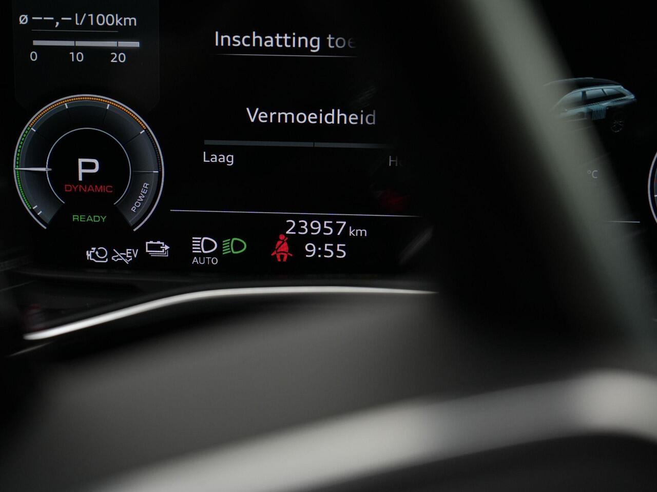 Audi A6 Avant 55 TFSI e 367 pk Quattro Competition / S-Line | Panoramadak | Trekhaak | Demperregeling | Geheugenstoel | Head-up display | Rondomzicht camera