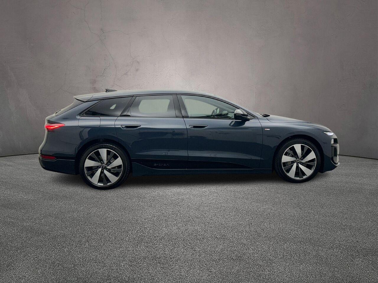 Audi A6 Avant e-tron S edition performance 100 kWh | Tech plus | 360 Camera | Matrix-led | bijrijdersdisplay | optiekzwart |