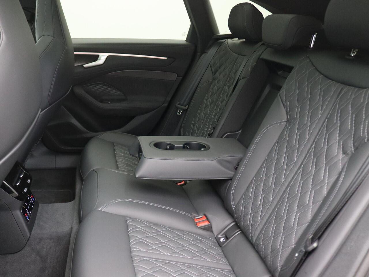 Audi A6 Avant 2.0 e-hybrid quattro S edition Competition 367PK Sportstoelen plus, head-up, B&O sound, Luchtvering, Panoramadak, Trekhaak, 21" lichtmetalenvelgen