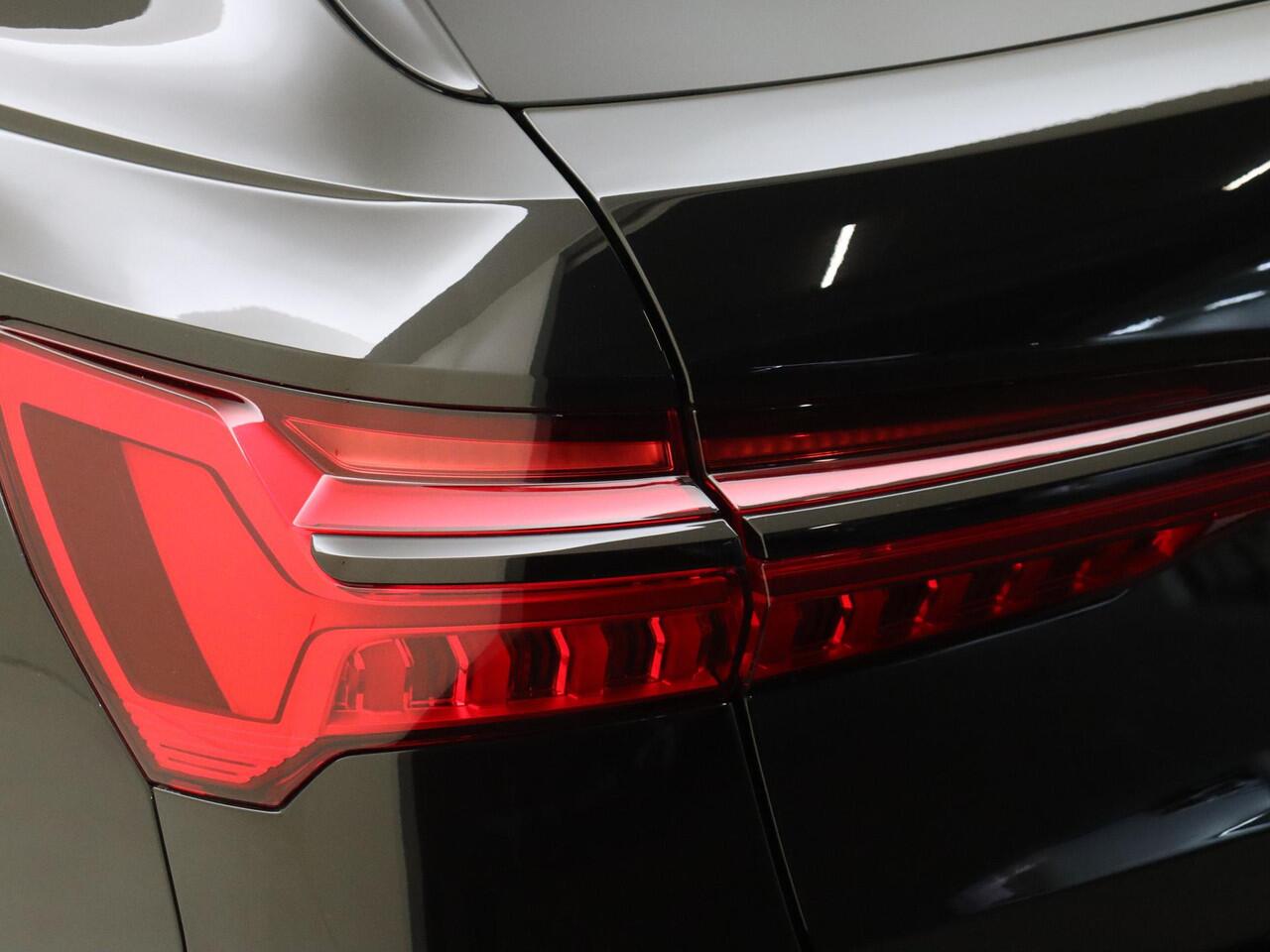 Audi A6 Avant 50 TFSI e quattro S edition Competition | Head-up display | Parkeerassistent | 360 camera | 4-zone airco | Dodehoek detectie | Keyless | Stoelverwarming |